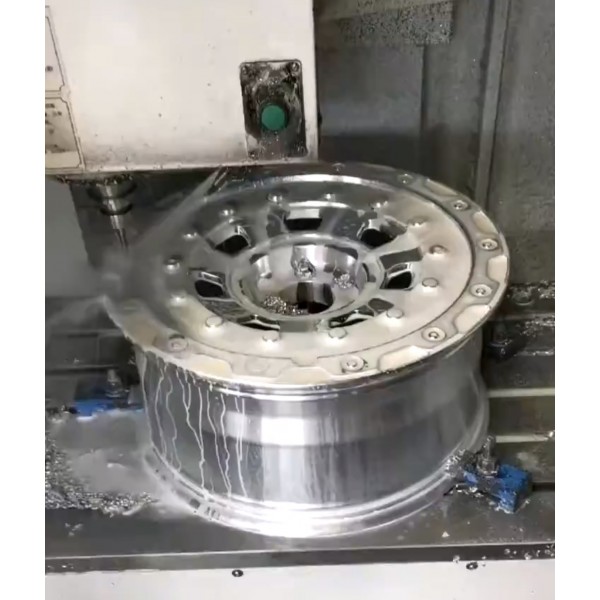 Set di 4 cerchi in alluminio personalizzati