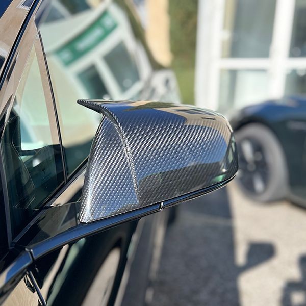 Spiegelkappen aus Carbon im M-Design für das Tesla Model X LR & Plaid 2022 +